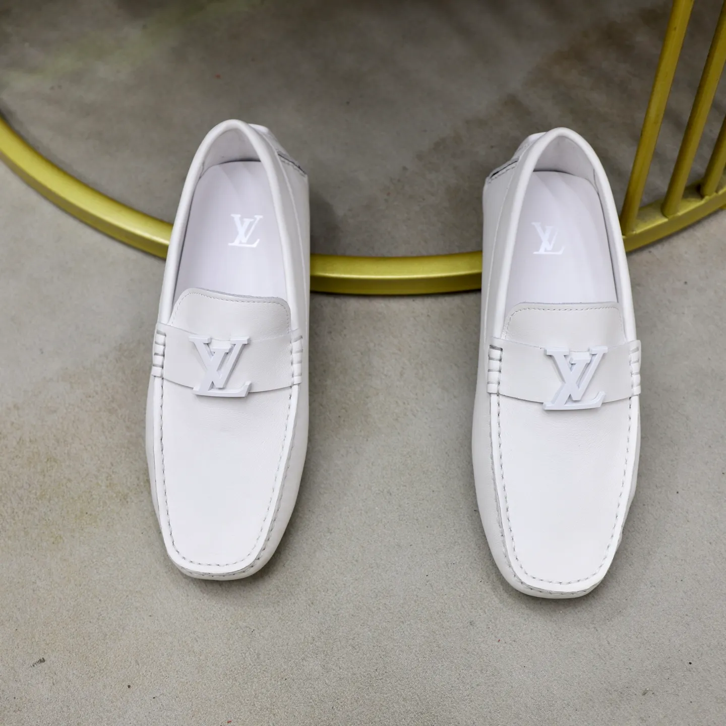 Ex-factory price: 480💰【LV】Louis Vuitton ⚠️High-end men’s driving and pedal series ⚠️38-44 (customized for 45) ⚠️All original cowhide leather! Thick and soft! Made entirely of calfskin lining! Rubber sheet anti-slip beanie sole! Three-dimensional package technology! Fashionable and classic! Handicrafts! Original high quality! Feel free to compare!